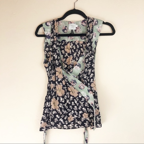 Anthropologie HD in Paris Starflower Wrap Top - Picture 5 of 8